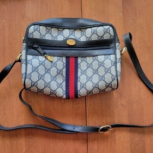 Vintage Heirloom Gucci Blue & Red GG Supreme Crossbody Bag with Adjustable Strap
